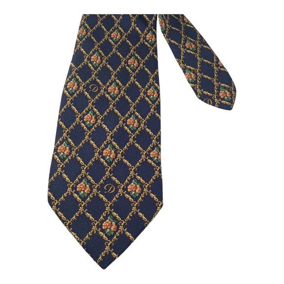 wonders - Smith College - Flipbook by 56007 | FlipHTML5 S.T. DUPONT Blue Flower Print Monogrammed Silk Tie Italy 64”/3\